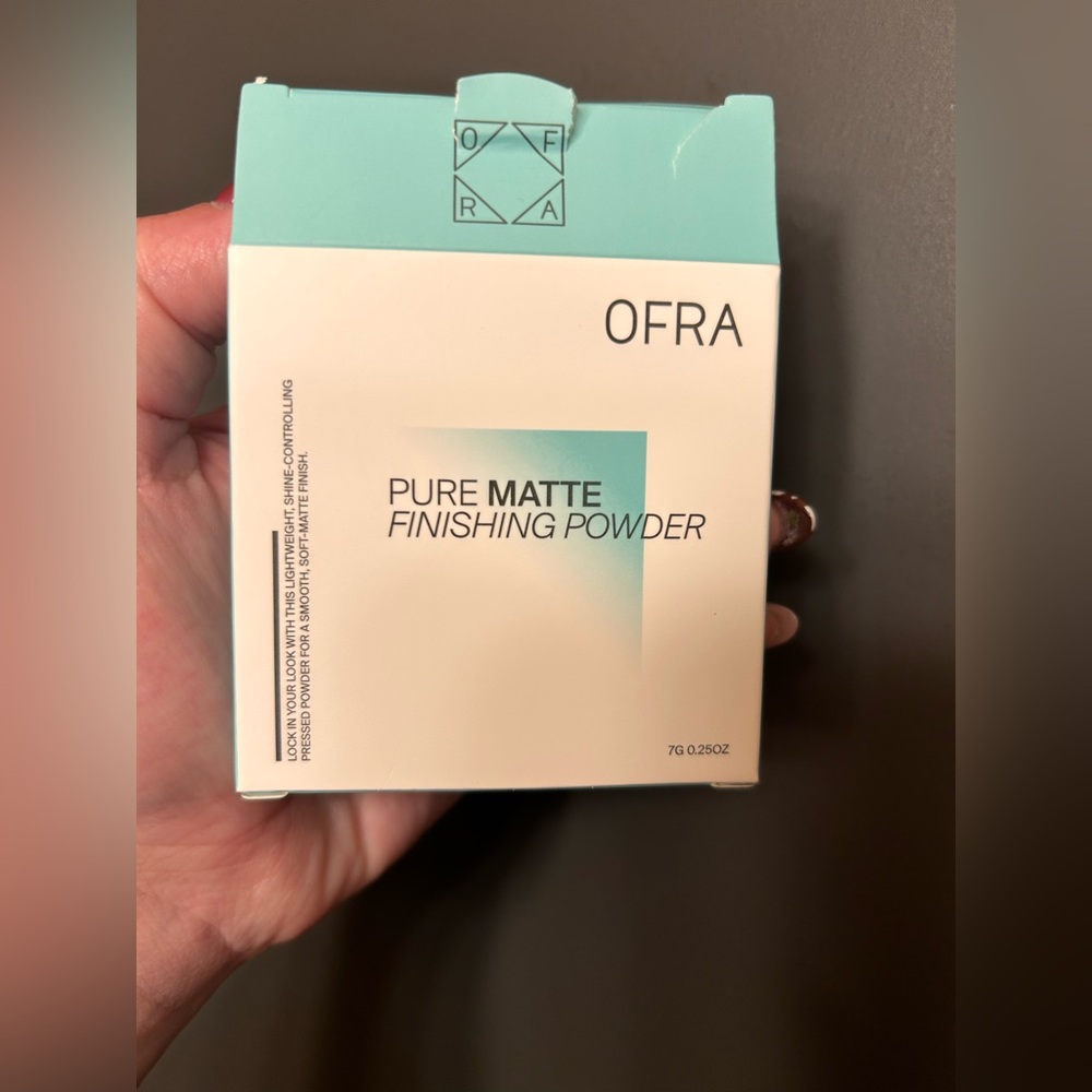 OFRA Pure Matte Finishing Powder - Cream and Mint